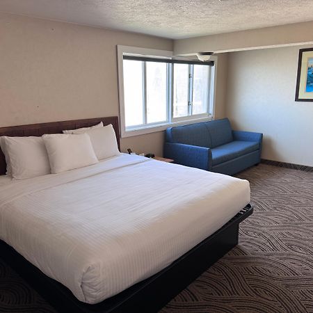 Promenade Inn & Suites Oceanfront Сисайд Экстерьер фото