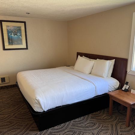 Promenade Inn & Suites Oceanfront Сисайд Экстерьер фото