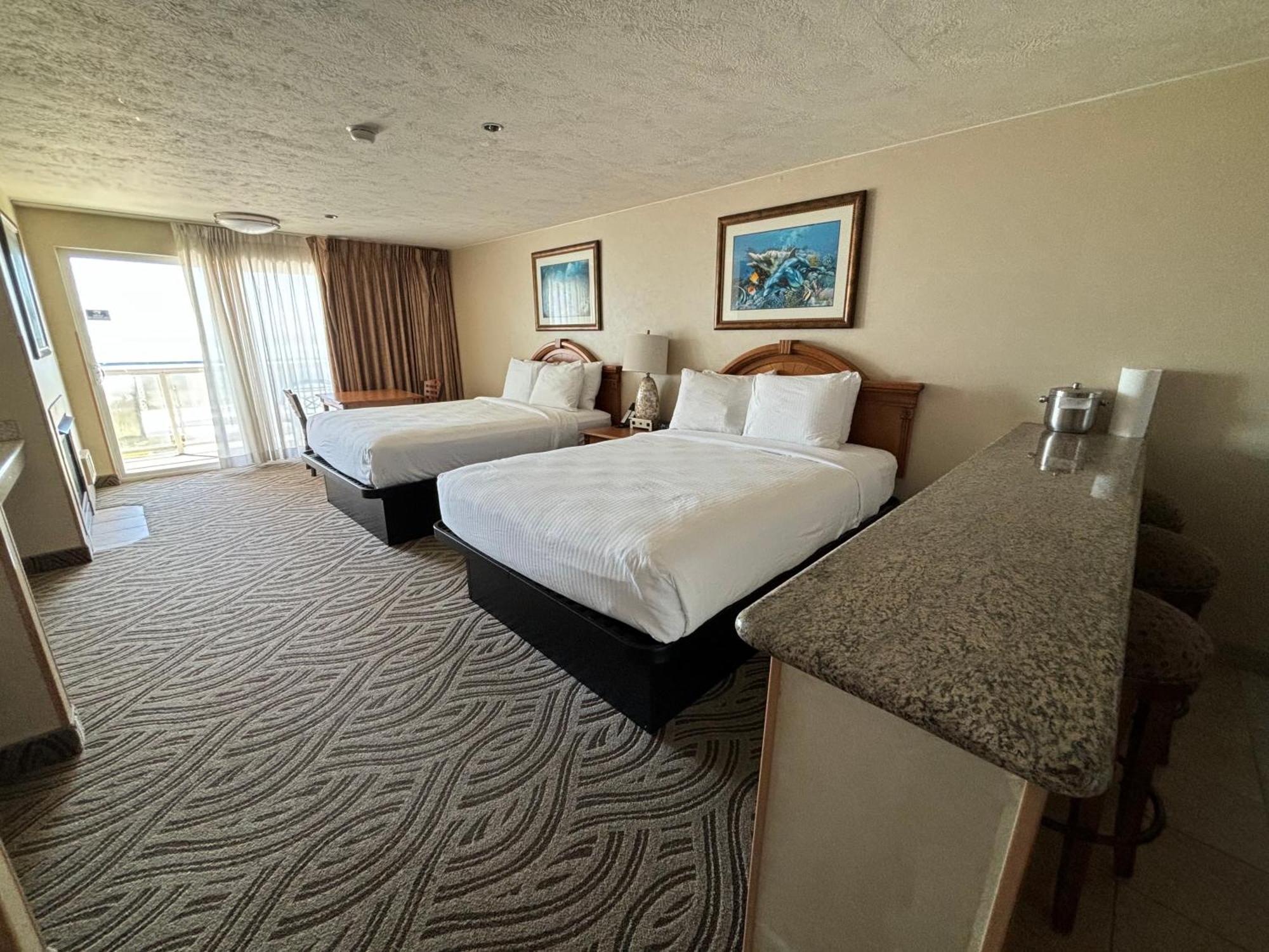 Promenade Inn & Suites Oceanfront Сисайд Экстерьер фото