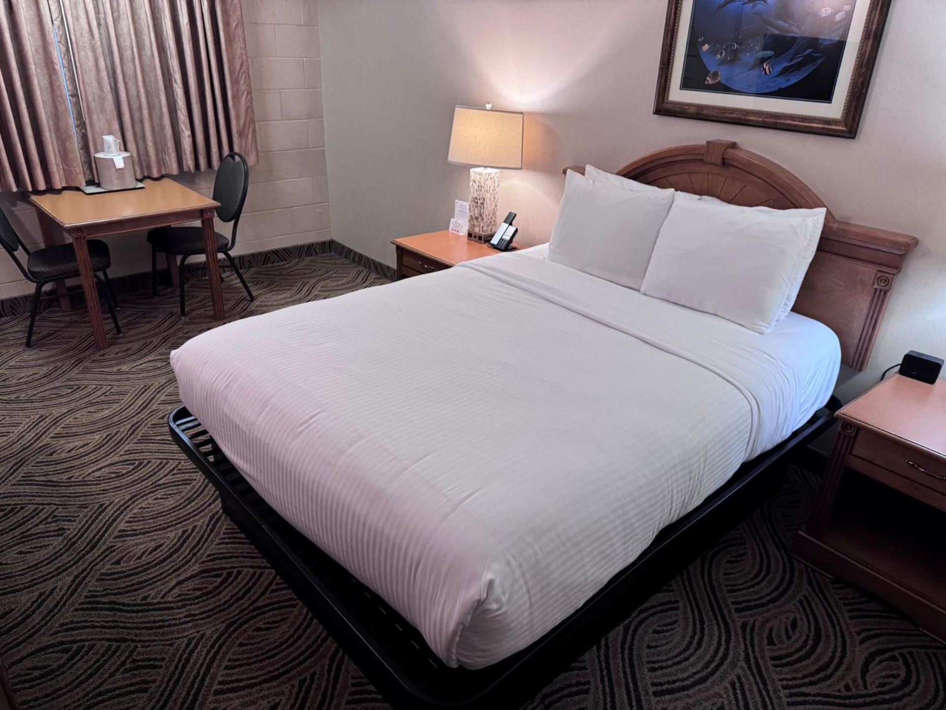 Promenade Inn & Suites Oceanfront Сисайд Экстерьер фото