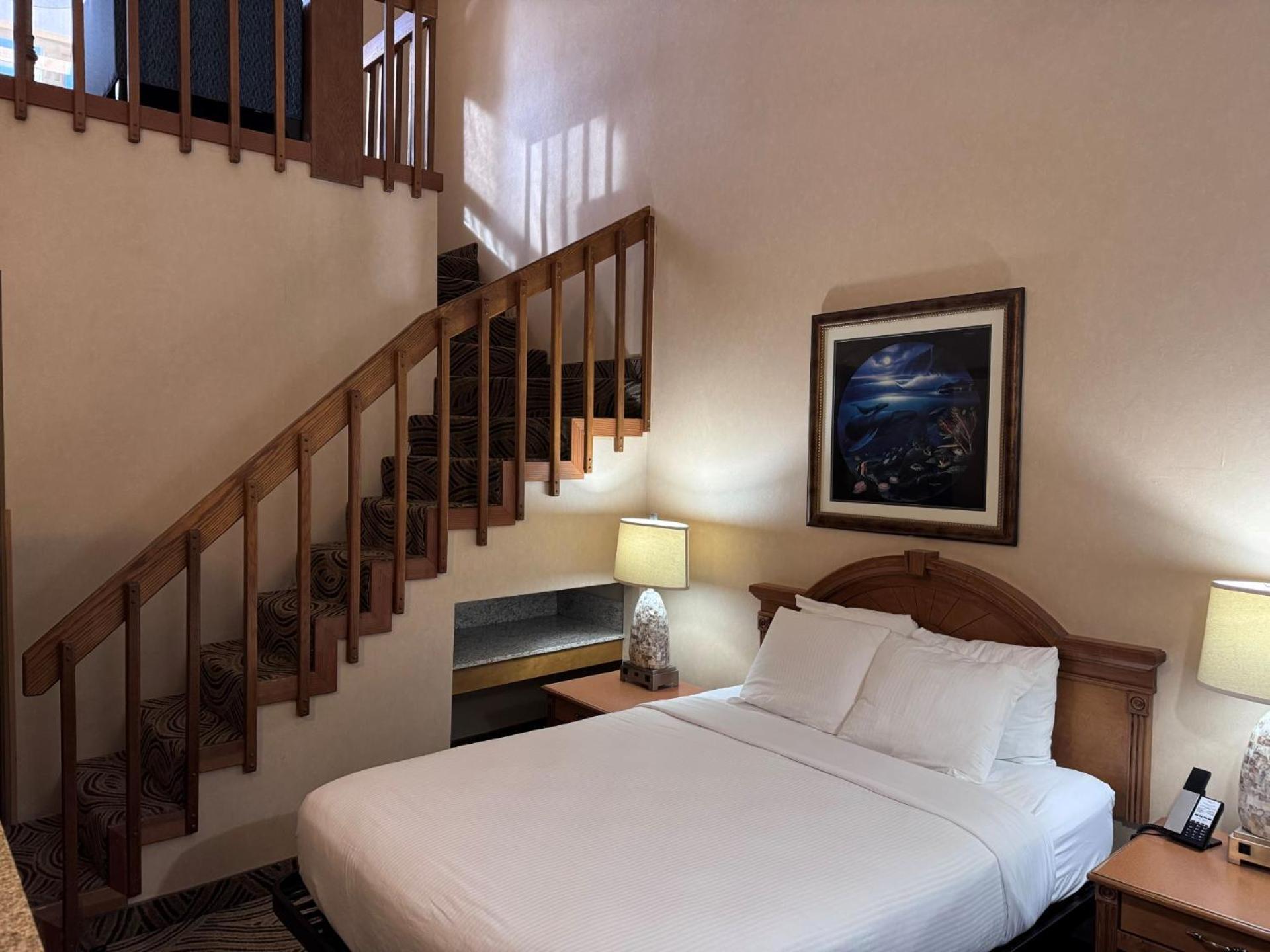 Promenade Inn & Suites Oceanfront Сисайд Экстерьер фото