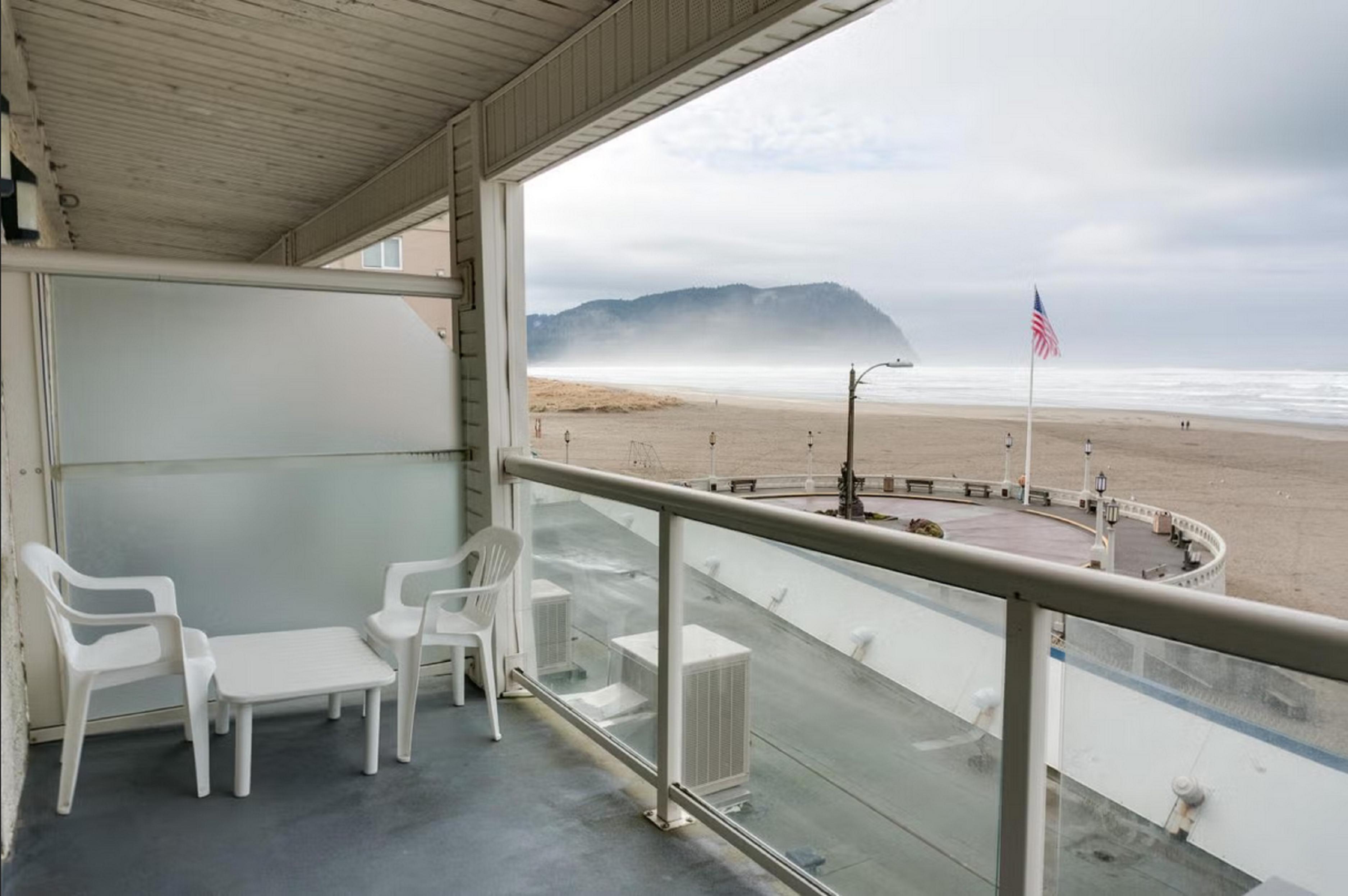 Promenade Inn & Suites Oceanfront Сисайд Экстерьер фото