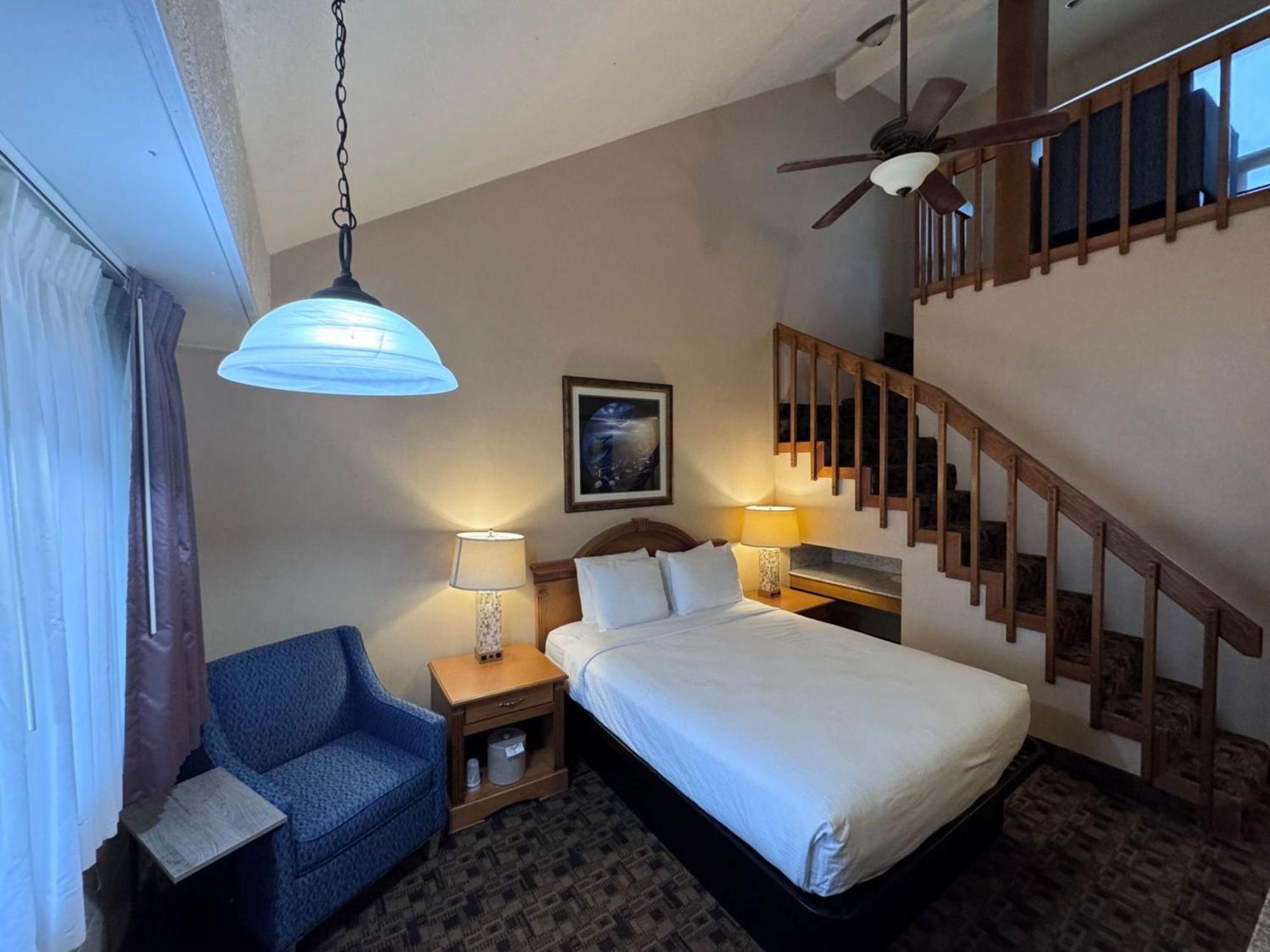 Promenade Inn & Suites Oceanfront Сисайд Экстерьер фото