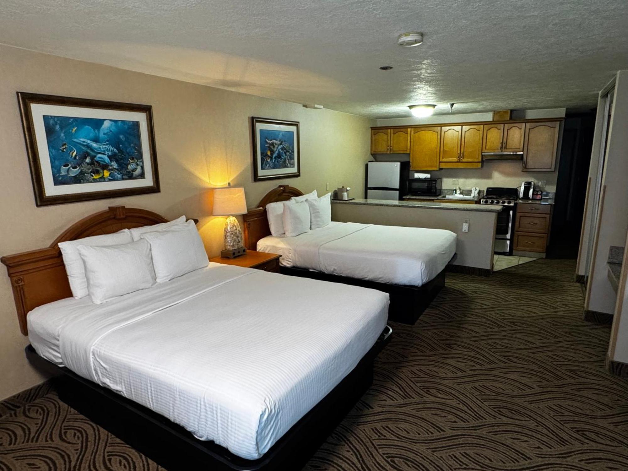 Promenade Inn & Suites Oceanfront Сисайд Экстерьер фото